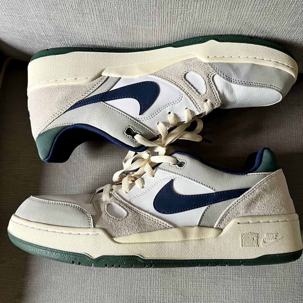 Nike Men’s Full Force Low - White, Navy, Green